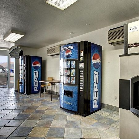 Motel 6 וולס מראה חיצוני תמונה