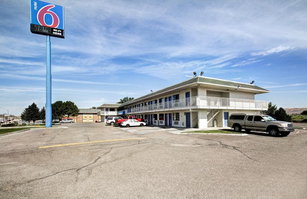 Motel 6 וולס מראה חיצוני תמונה