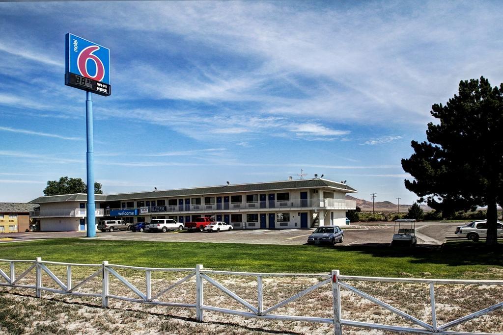 Motel 6 וולס מראה חיצוני תמונה